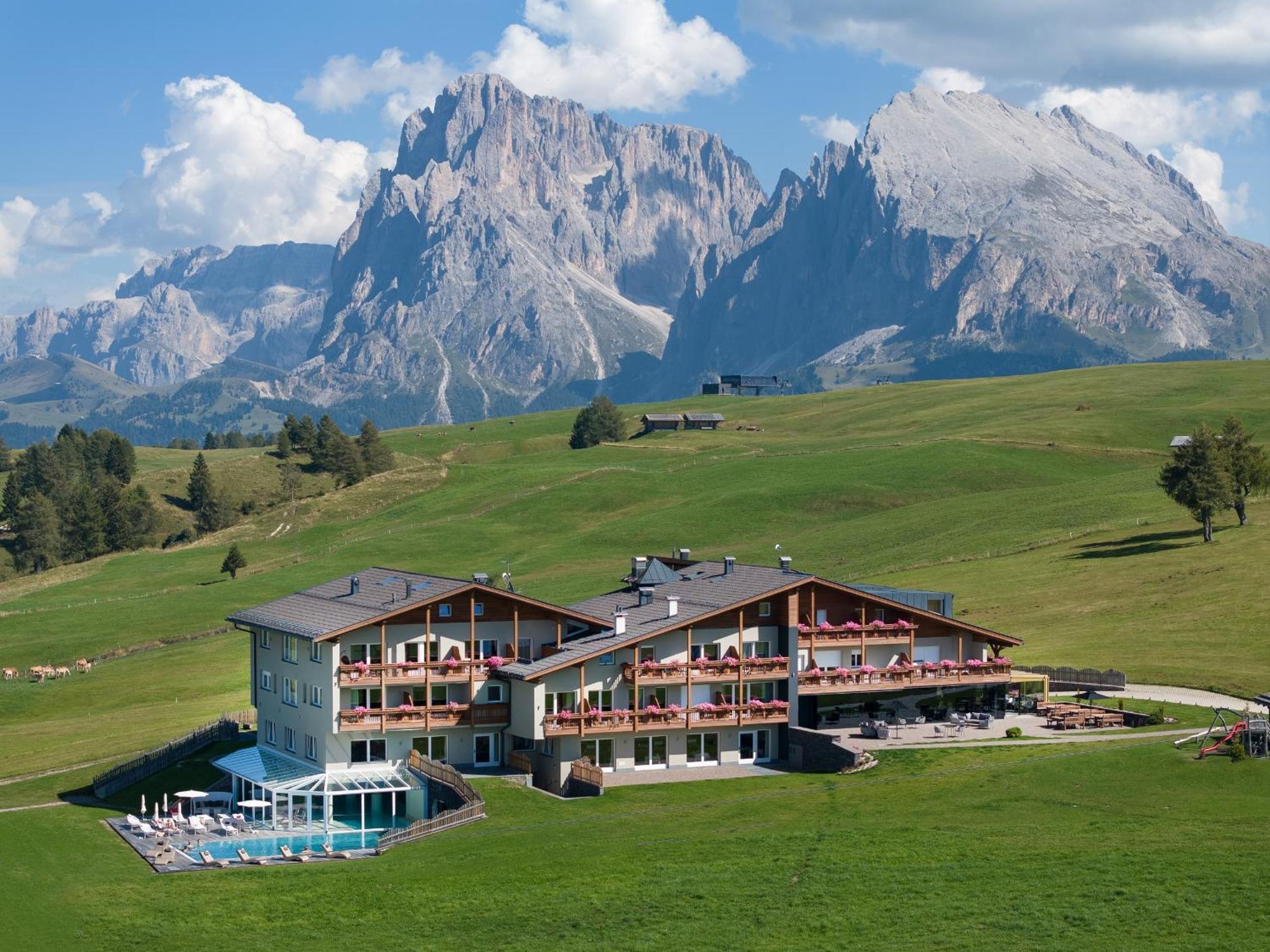 Hotel Santner Alpine Sport & Relax Alpe Di Siusi Esterno foto